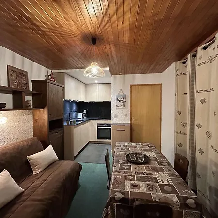 A Meribel, Proche Pistes Et Commerces, Balcon - Fr-1-180-553 *