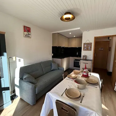 à Méribel, Proche Pistes Et Commerces, Balcon - Fr-1-180-553 Appartement *