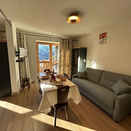 à Méribel, Proche Pistes Et Commerces, Balcon - Fr-1-180-553 Appartement Les Allues